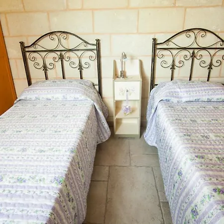 Couette-café Marida 4*